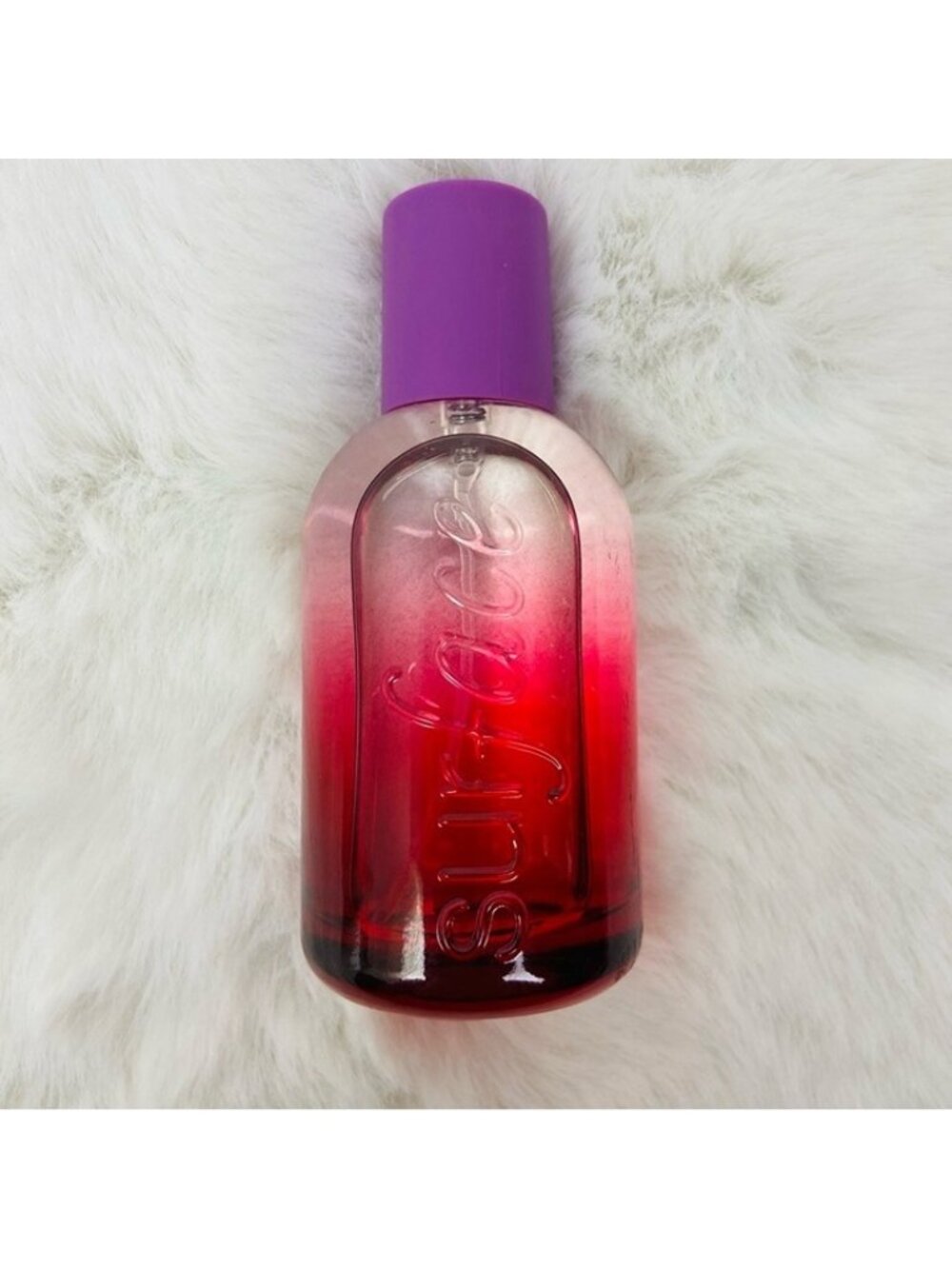 Surface Trace Crème Eau de iris and ambrette noted